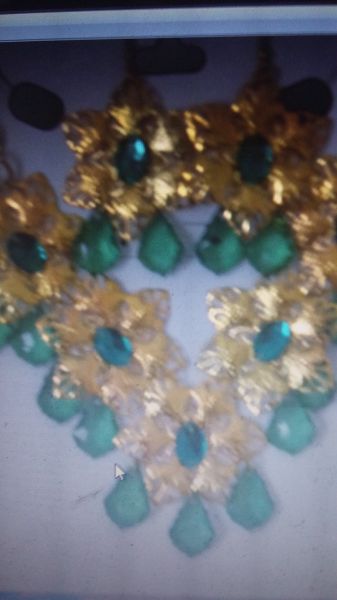 Conjunto pedraria verde